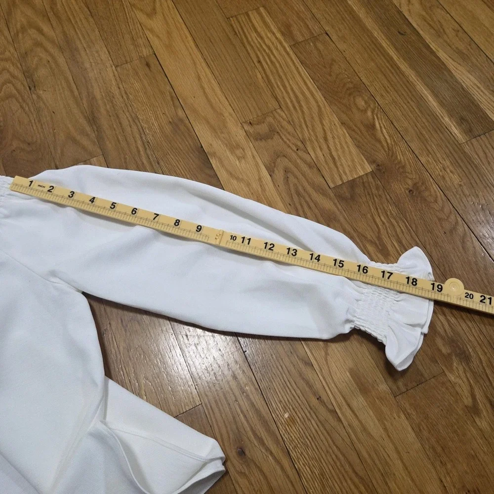 Tuckernuck Womens Preppy Minimalist Off The Shoulder Summer Casual Top White S - Picture 8 of 11